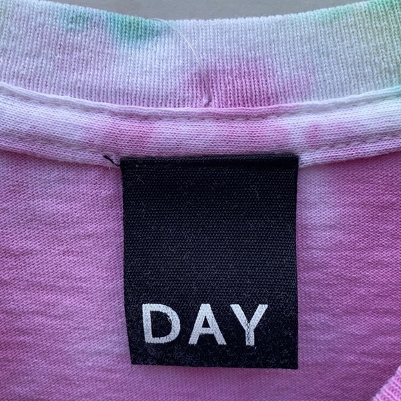 Day by Daydreamer Womens small short sleeve tiedye pink and green star tee - Picture 6 of 9